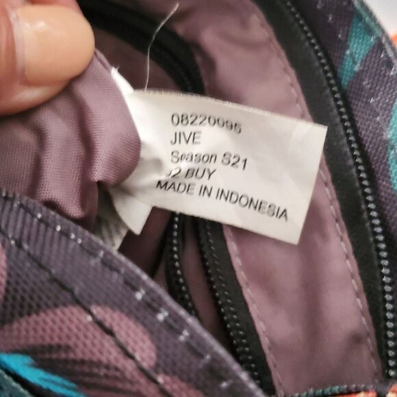 Dakine - Jive Crossbody Purse - Picture 6 of 6